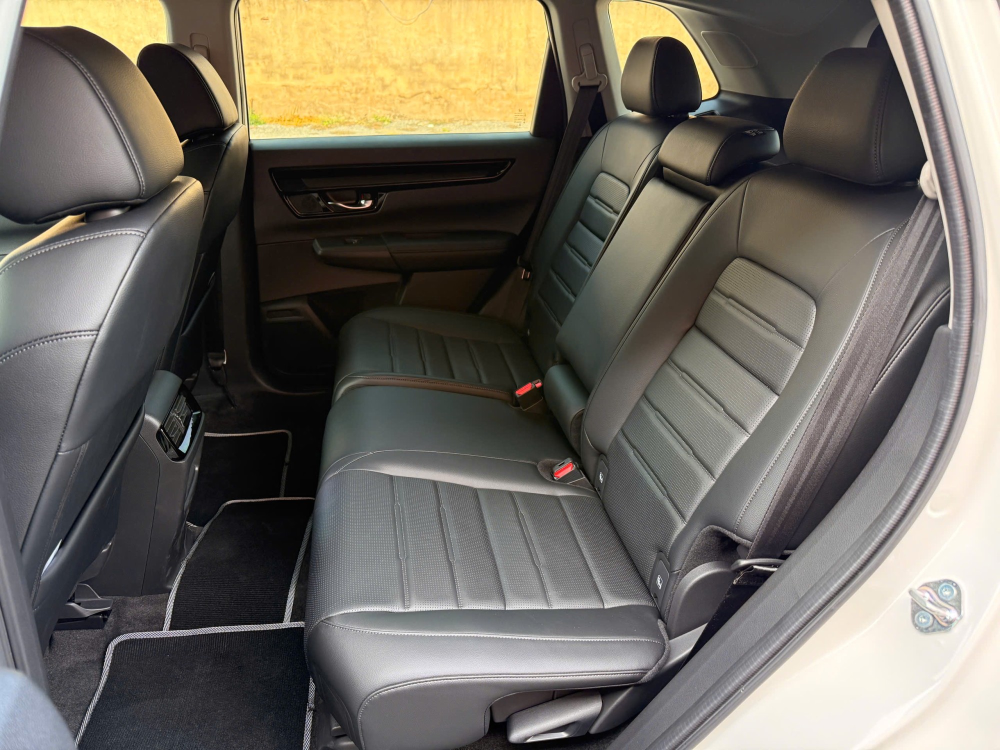 Xe lướt Honda CR-V e:HEV L Hybird 2026 màu trắng 